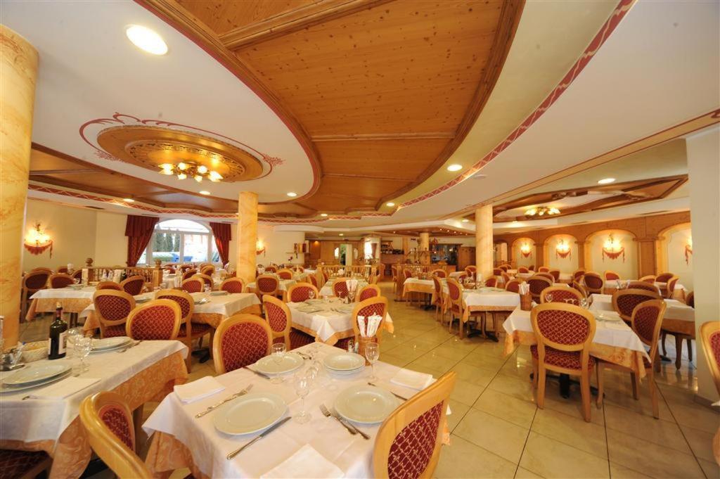 Hotel Canada Pinzolo Εξωτερικό φωτογραφία