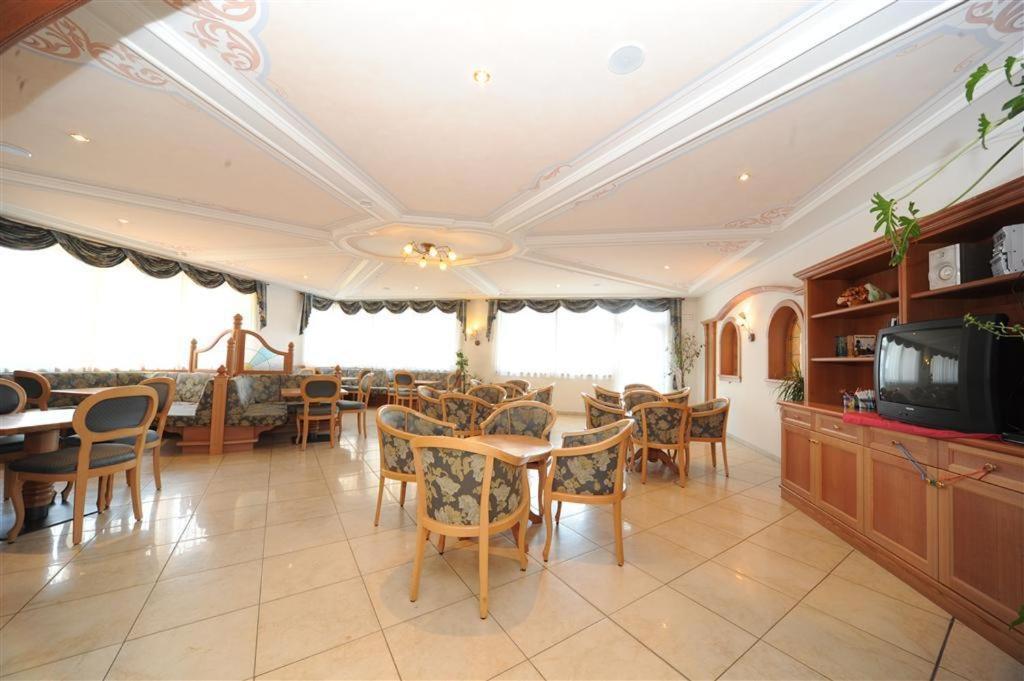 Hotel Canada Pinzolo Εξωτερικό φωτογραφία