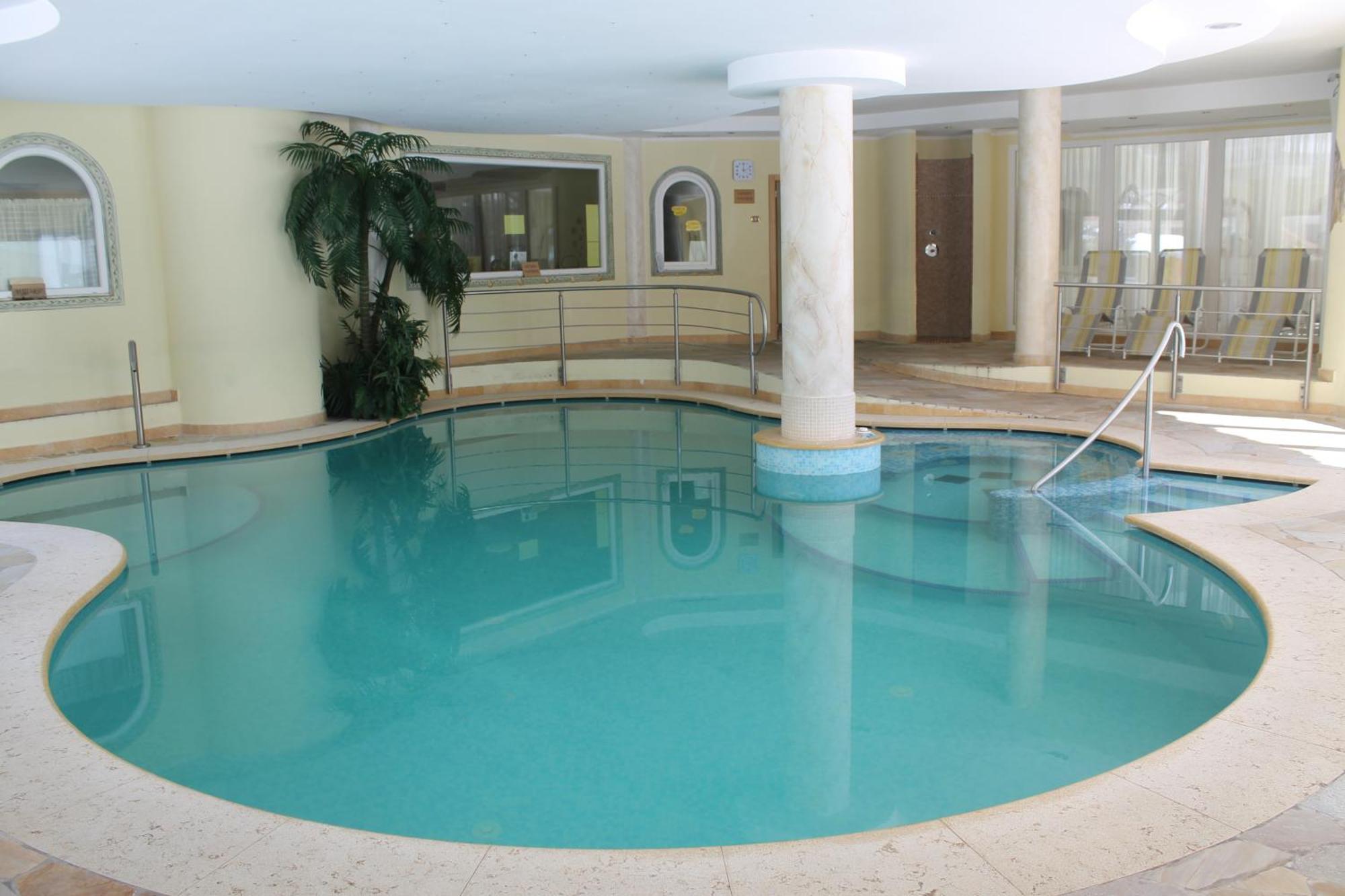 Hotel Canada Pinzolo Εξωτερικό φωτογραφία