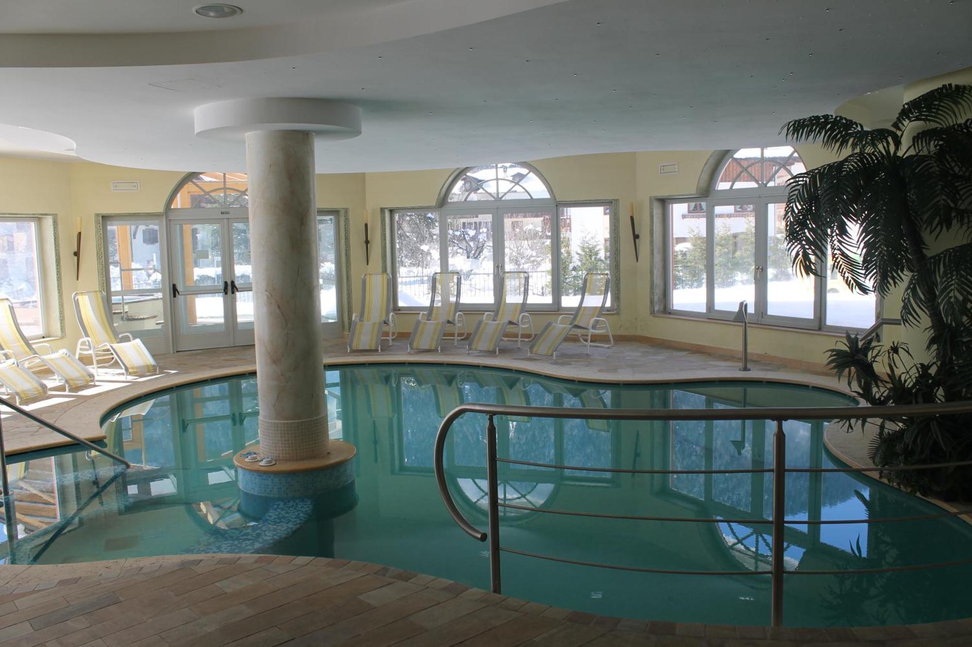 Hotel Canada Pinzolo Εξωτερικό φωτογραφία