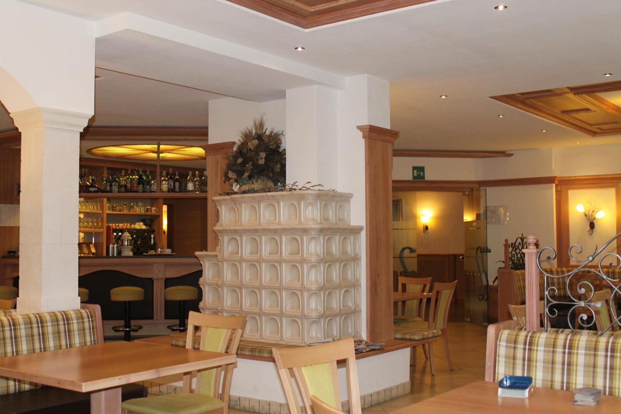 Hotel Canada Pinzolo Εξωτερικό φωτογραφία
