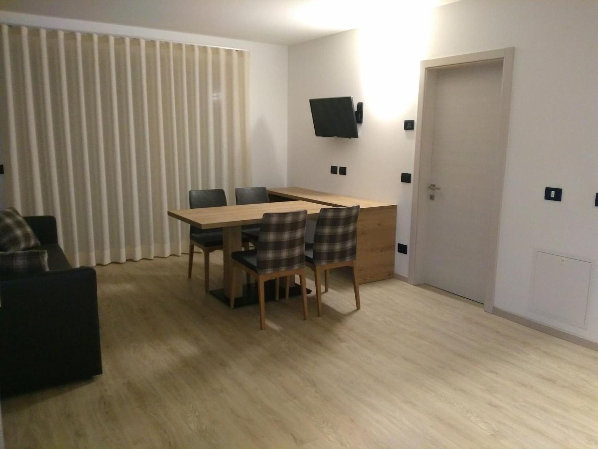 Hotel Canada Pinzolo Εξωτερικό φωτογραφία